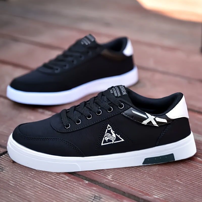 Men's lace-up solid color skate shoes, non-slip and comfortable for outdoor activities.