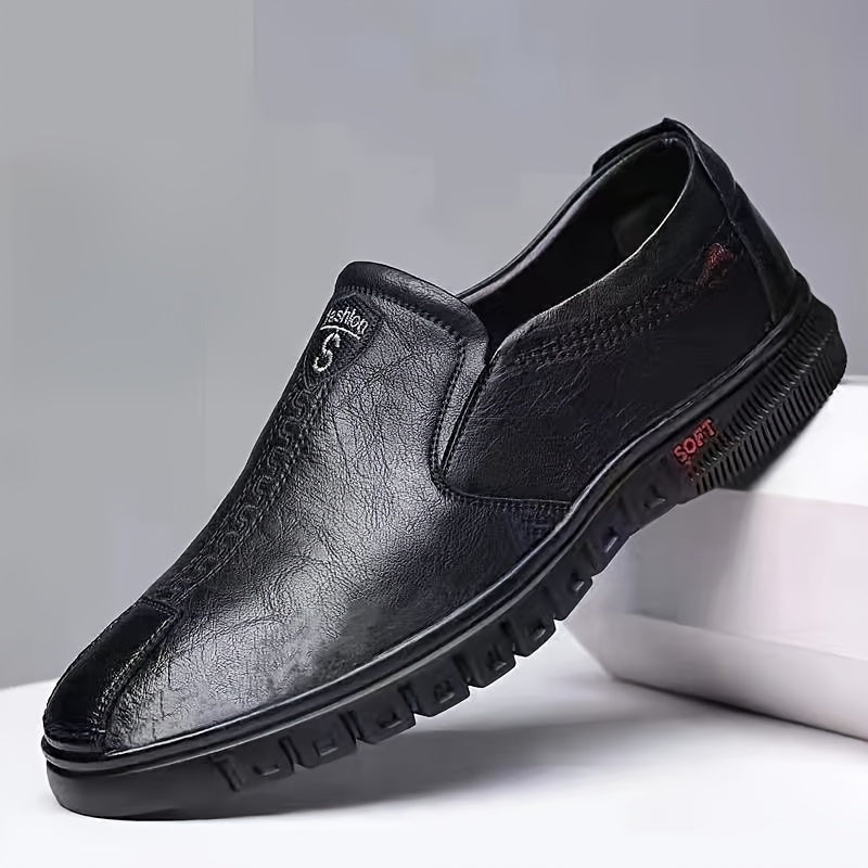 Men's slip-on loafers in solid color for all seasons, comfortable and non-slip.