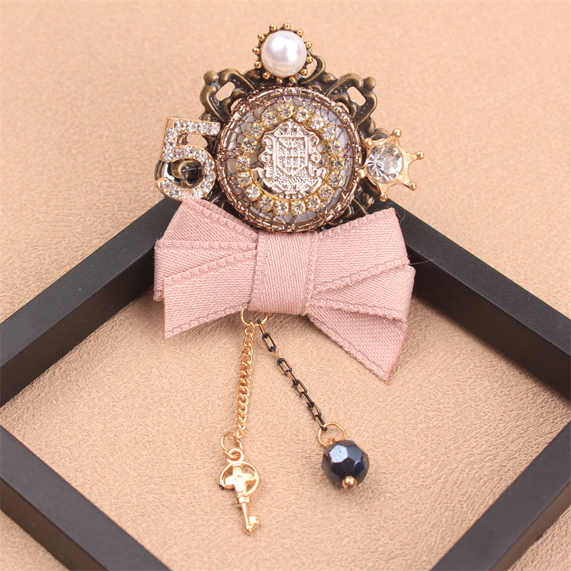 Enhance your personal charm with this elegant and luxurious 1pc Rhinestone Inlay 520 Valentine's Day Bow Brooch. This versatile novelty pin is perfect for travel, parties, and daily wear, adding a decorative touch to your clothing, bags, and hats.