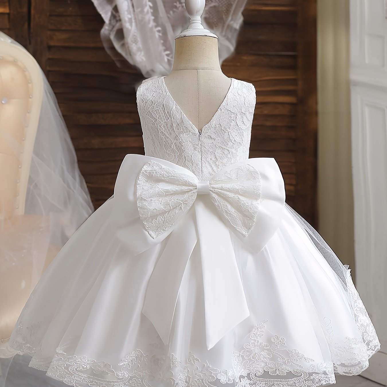 Elegant lace princess tulle dress for toddler, perfect for formal occasions, birthdays, photography, and banquets.