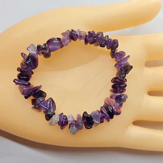 Vintage boho stone bracelet set featuring a peace charm and irregular amethyst raw gemstone. Includes a lucky gift for protection, perfect for daily wear or gifting throughout all seasons.