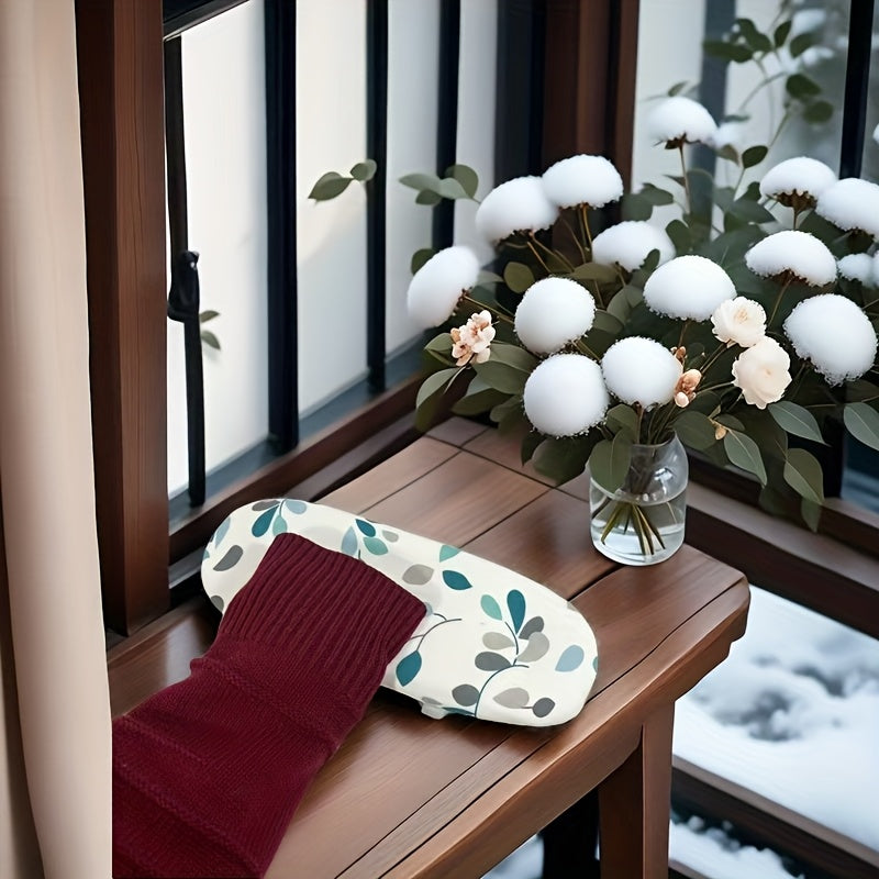 Portable mini ironing board featuring a leaf pattern, perfect for ironing sleeves and collars. Lightweight and easy to transport, no electricity or batteries needed.