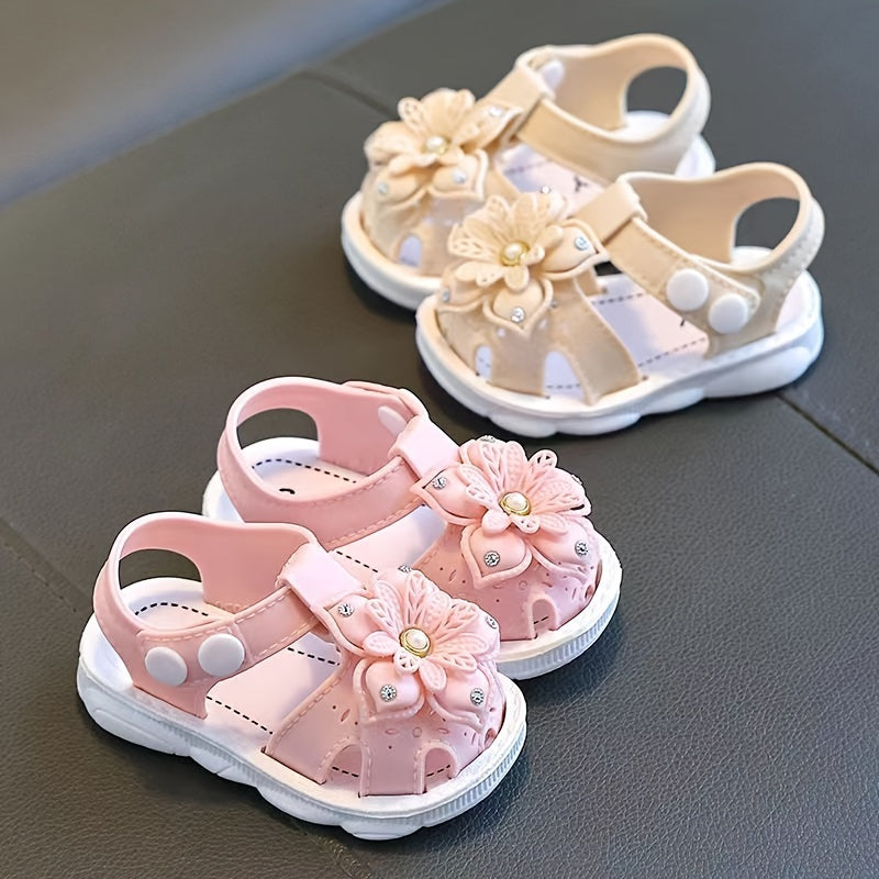 New Princess Sandals for Girls with Hollow Design, Soft Sole, Hook & Loop Closure, PVC Material, Cartoon Pattern, Summer 2024 Collection for Infants and Toddlers.