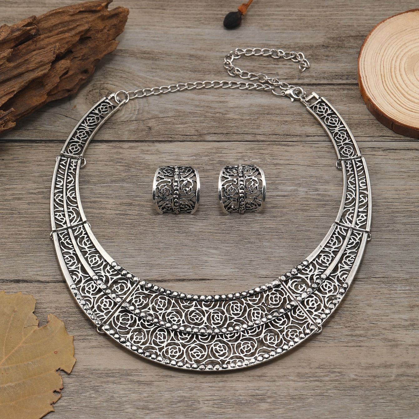 Stylish Set of Vintage Necklace and Earrings, 3-Piece Choker Earrings Set, Popular Accessory for Sale