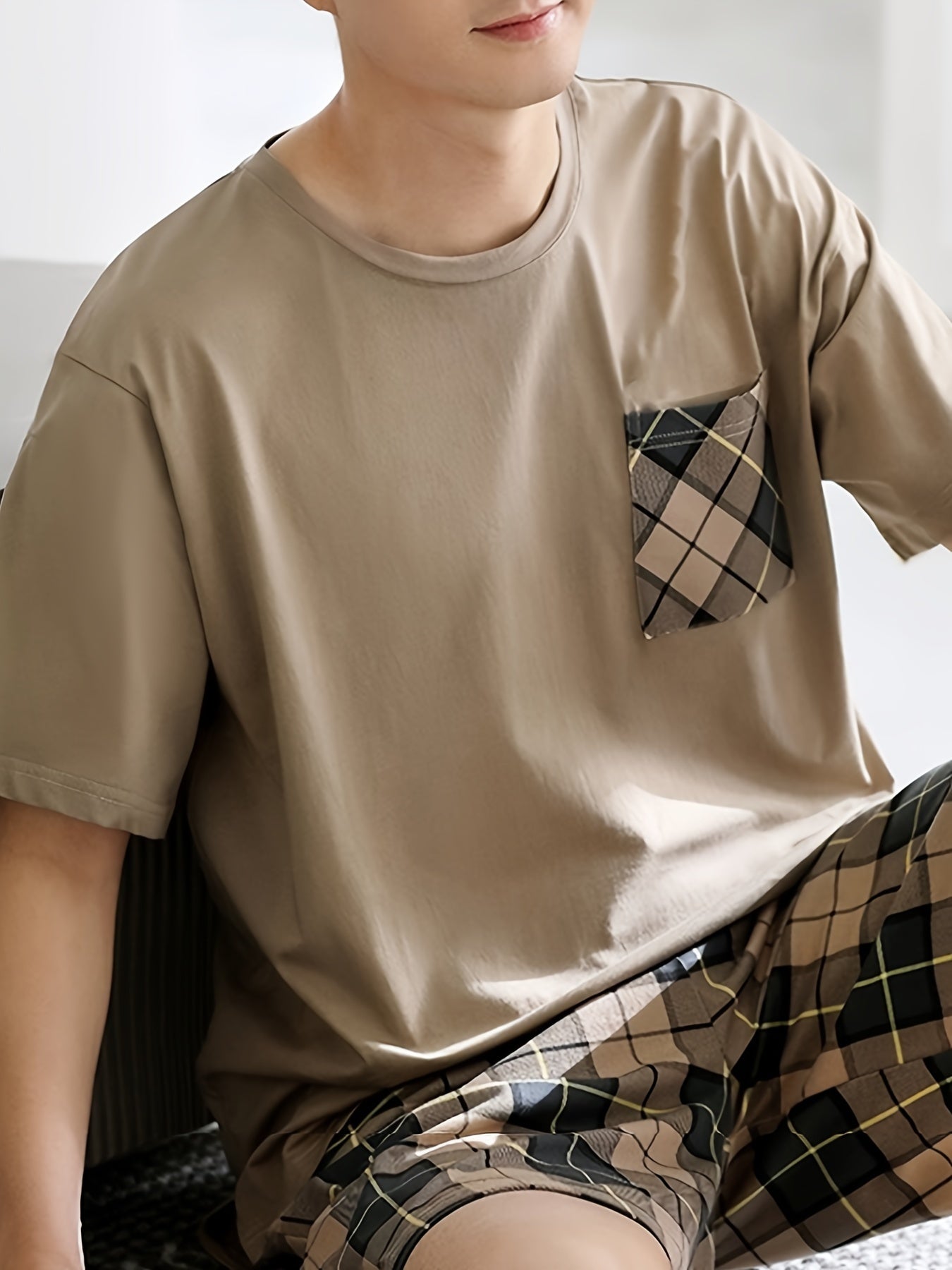 2 Pcs Men's High-End Plaid Pajama Set with Round Neck Short Sleeve & Shorts, Comfortable & Skin-friendly for Cozy Loungewear