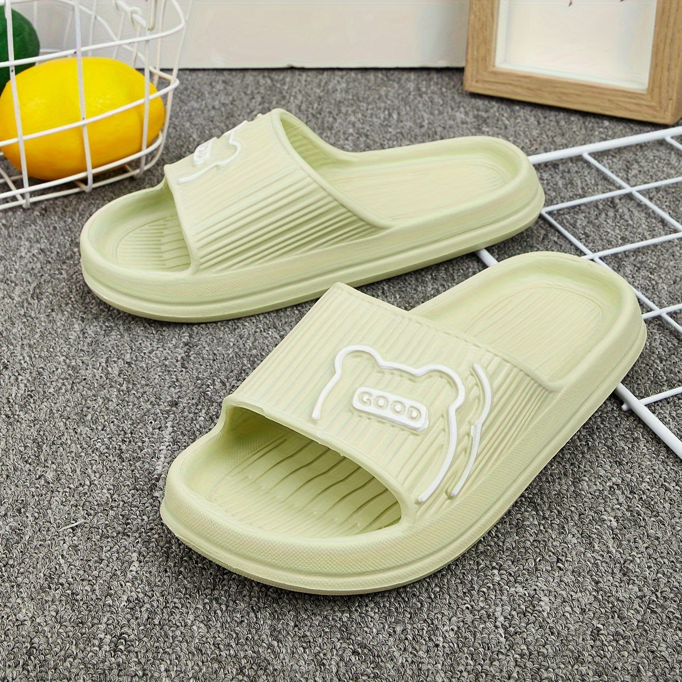 Boys' casual cartoon open toe slippers for indoor shower pool, non-slip, anti-odor, quick-drying, all seasons.