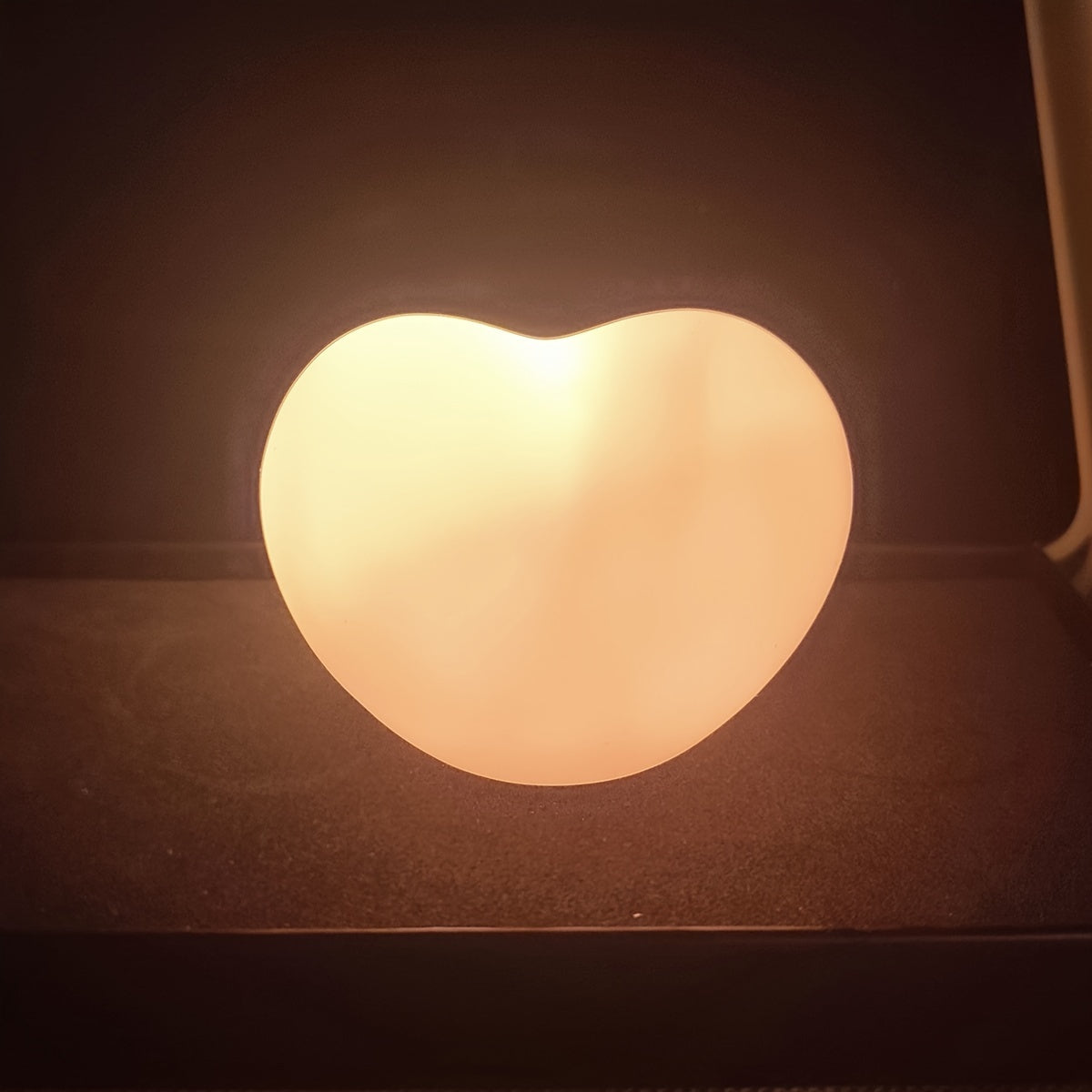 LED Love-Shaped Light, Ideal for Christmas and Holiday Décor, Perfect Gift for Couples and Friends, Portable and Compact Design, Great for Family Parties and Bedroom Lighting, Battery-Powered, Makes Small Gifts