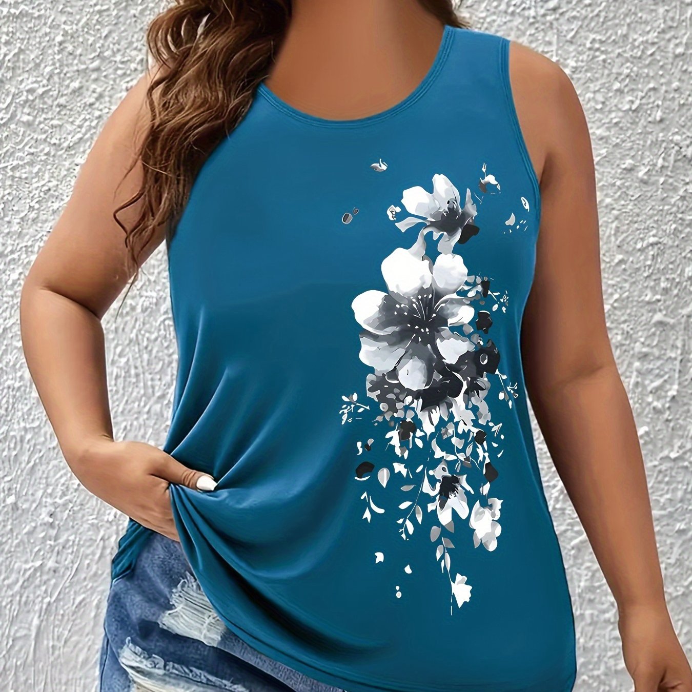 Floral print tank top for plus size women, perfect for summer and spring.