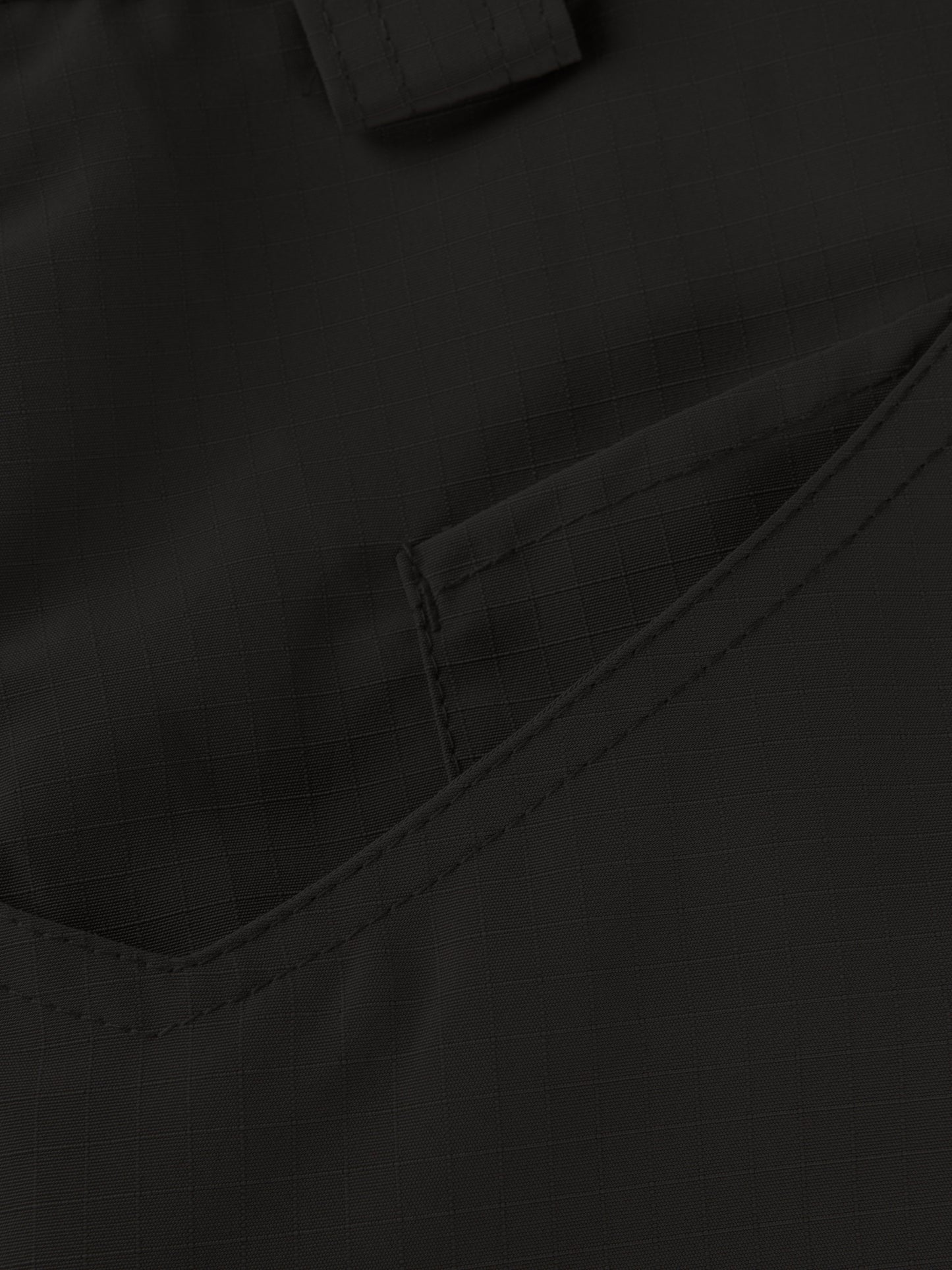 Men's slim combat pants for military training and outdoor activities, featuring a casual and tactical design.