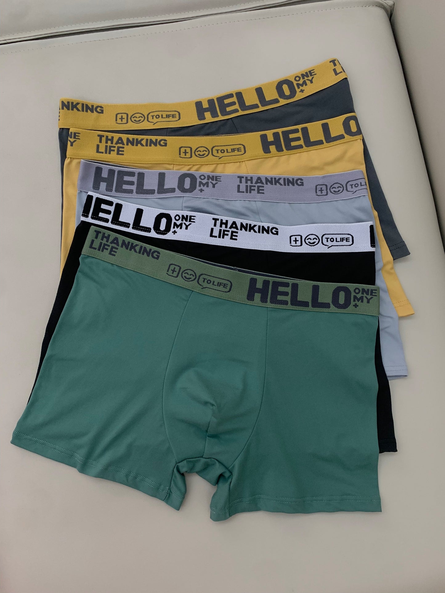 Randomly selected 1-5pcs of solid color men's boxer shorts, featuring soft, breathable, and comfortable 3D U-shaped design.