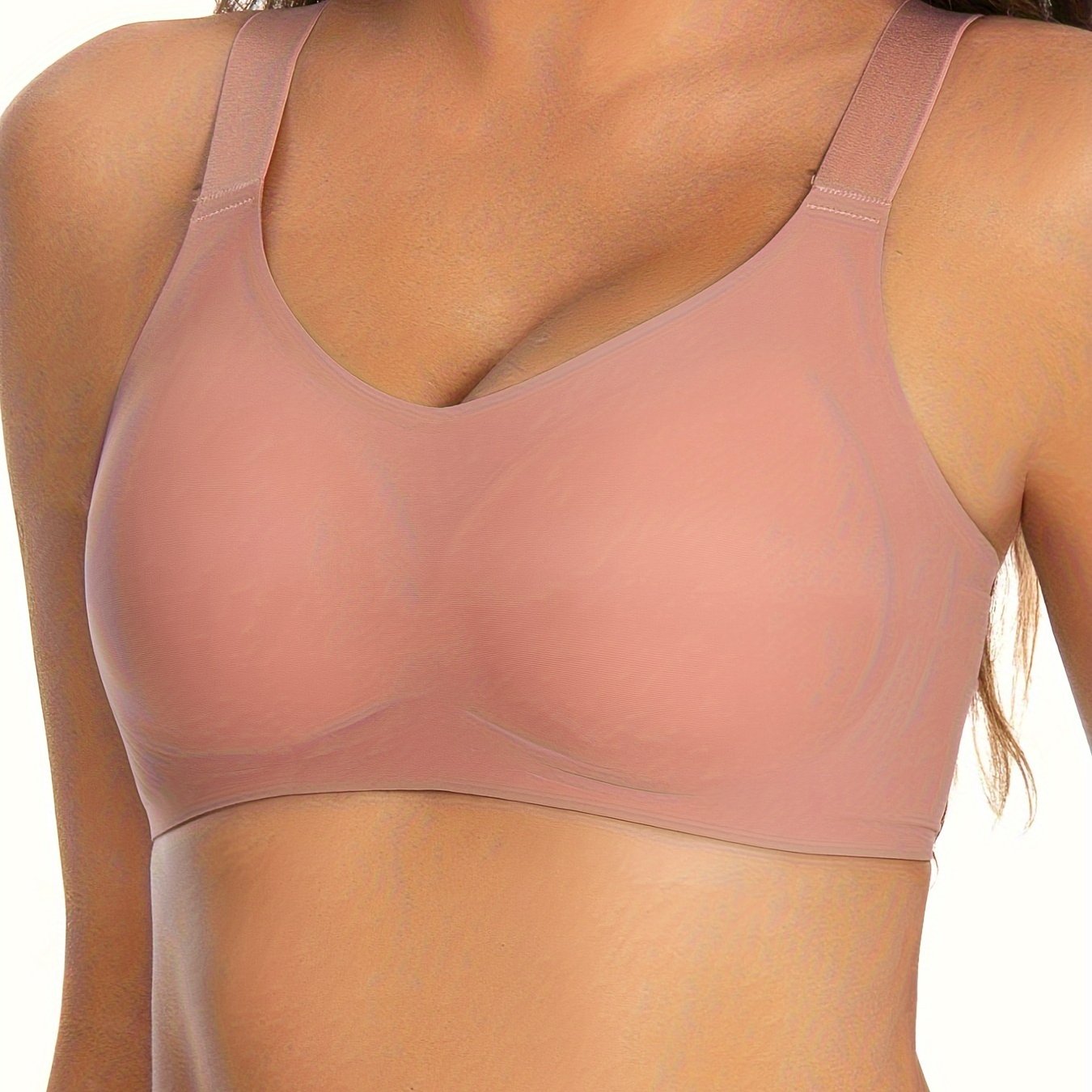 Comfortable full-coverage wireless bra for women, made of a simple solid material, breathable and comfy.