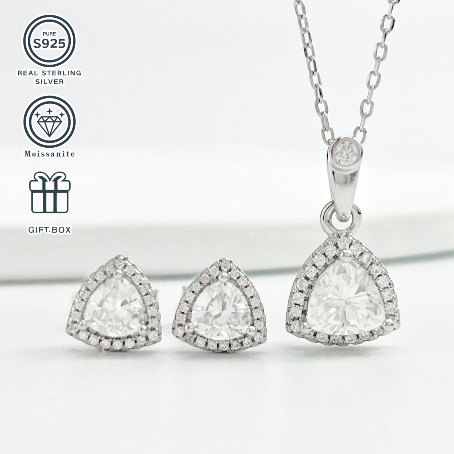 1 piece of S925 Silvery moissanite jewelry set featuring a 1.0CT moissanite necklace and two 0.5CT moissanite earrings. This fashionable and luxurious jewelry set makes for the perfect gift for anniversaries, weddings, birthdays, Halloween, Christmas, or