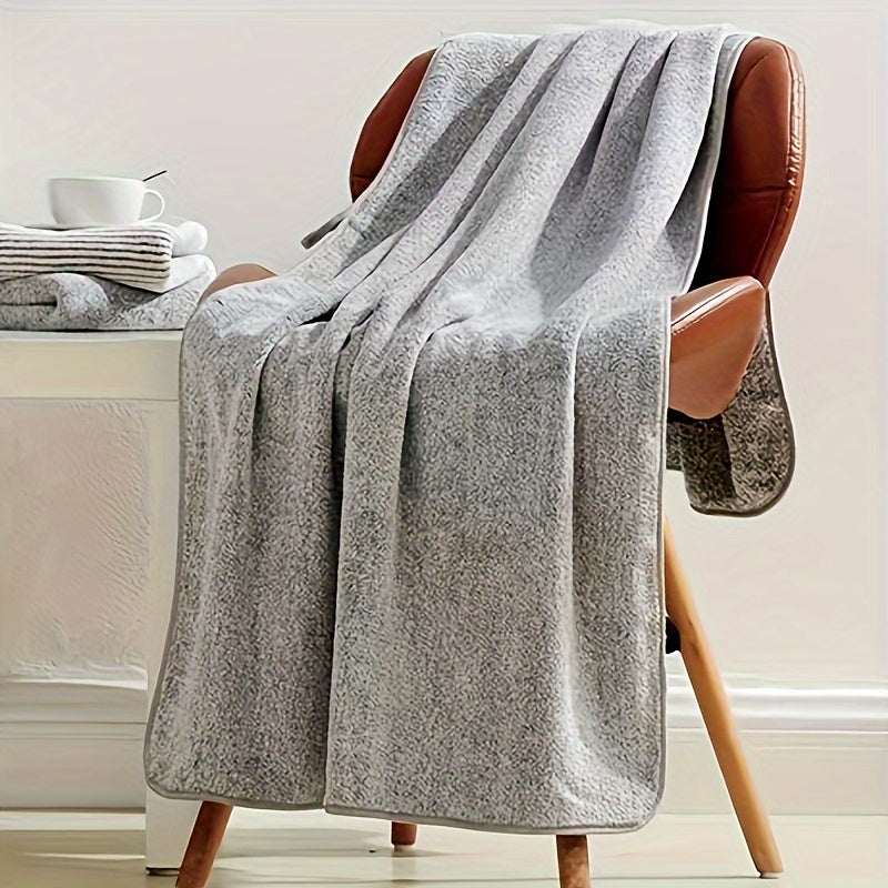 Bamboo Charcoal Fiber Bath Towel set includes a 35*75cm washcloth and a 70*140cm absorbent bath towel suitable for both adult men and women.