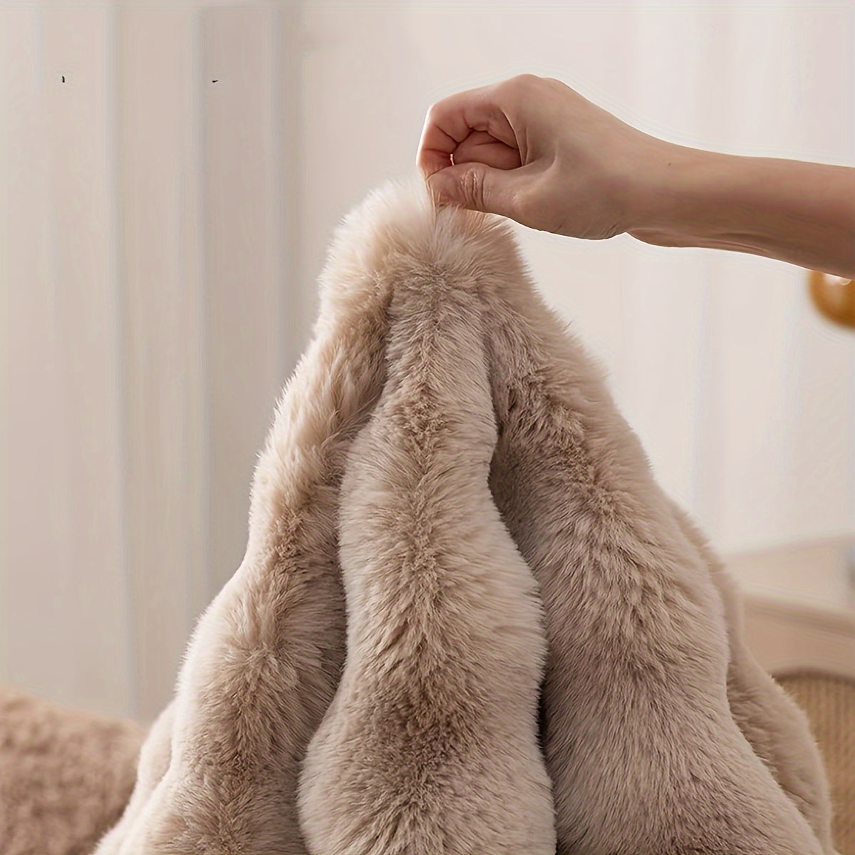 Round plush fabric carpet that is simple, solid, fluffy, soft, and comfortable. This cute indoor decor is easy to clean, furry, warm, and suitable for chair pads, room, bedroom, and indoor use. Made of polyester, it is only suitable for dry cleaning and