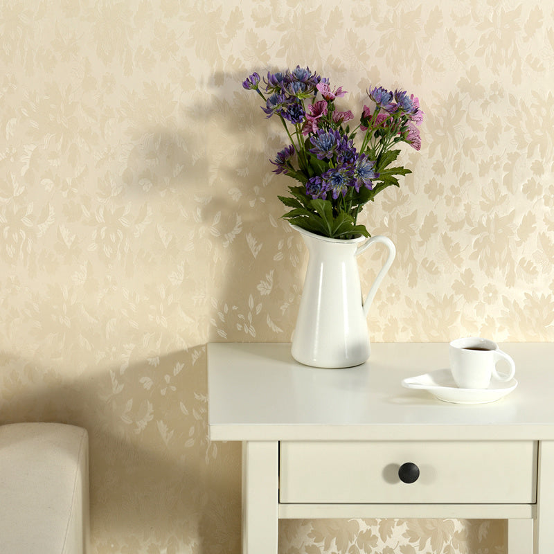 2 rolls of thick waterproof self-adhesive PVC wallpaper with European floral design on a cream background and delicate leaf patterns. Reusable for living room and bedroom decor.