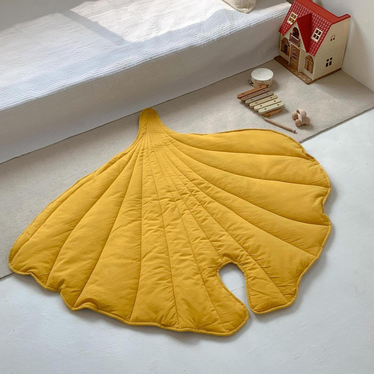 Sculptural Nordic Leaf Cushion: Versatile Design for Indoor Decor, Kids Blanket, and Baby Climb Mat