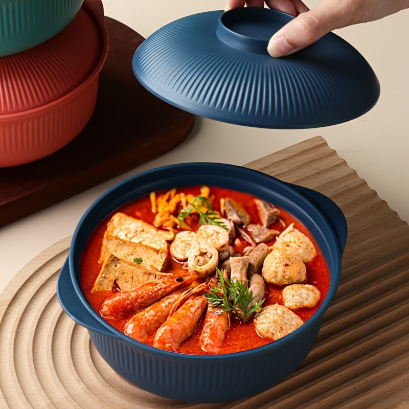 Large capacity casserole-style bowl set with lid, includes long soup spoon. Portable 1100ml/38oz bowl, ideal for Japanese and Korean-style ramen, rice, or lunch. Suitable for family restaurants and student use.