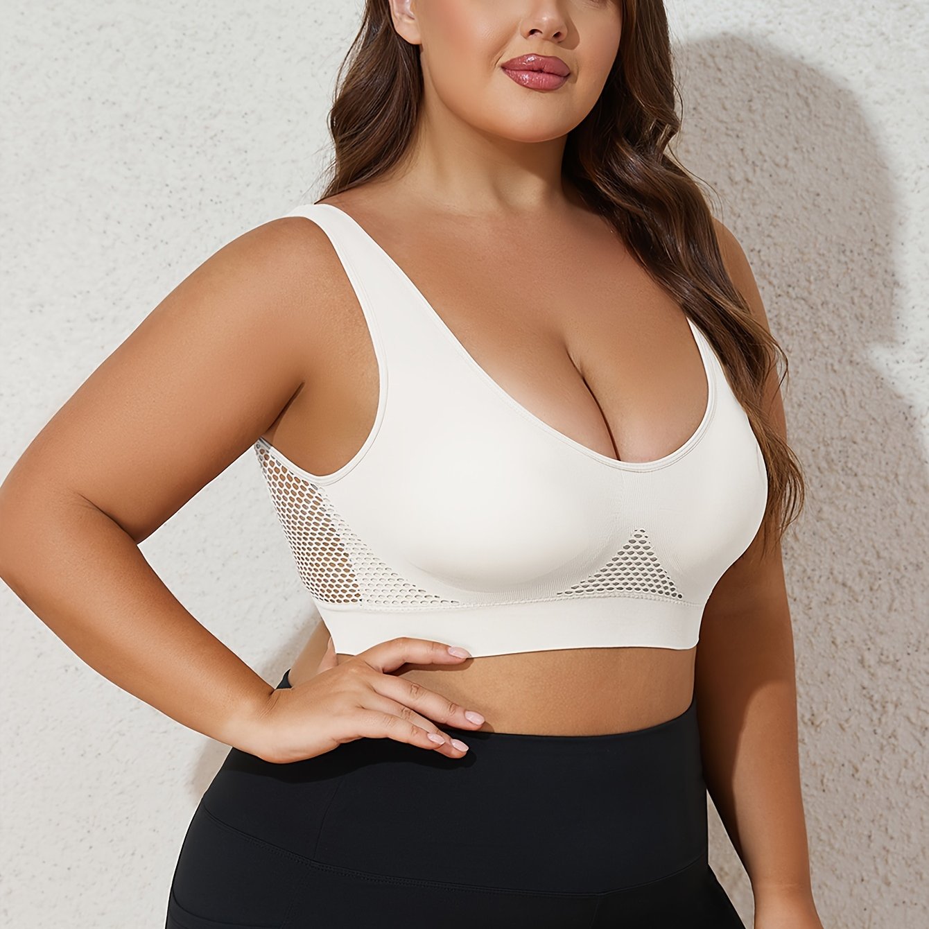 Simple Plus Size Bra with Solid Hollow Out Design and Wide Shockproof Straps