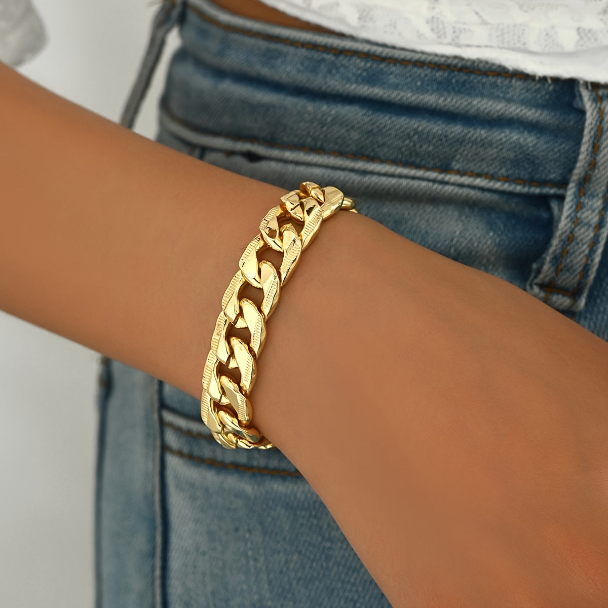 Elegant Vintage Cuban Link Bracelet: Made from 18K Gold Plated Iron, Perfect for Everyday or Special Occasions