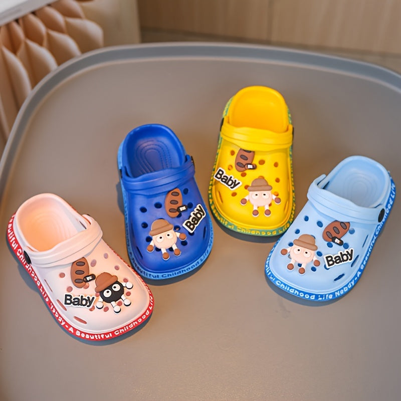 Breathable clogs with cartoon charms for babies, quick-drying anti-slip slippers for indoor and outdoor use in all seasons.