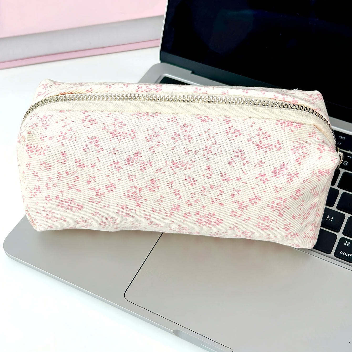 Canvas pencil case with floral print, high-capacity zipper for students and office organization.