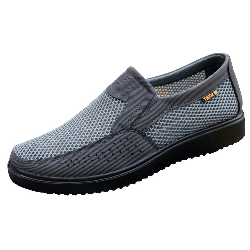 Men's slip-on sneakers: breathable, comfortable, anti-slip for indoor and outdoor use, all-season.