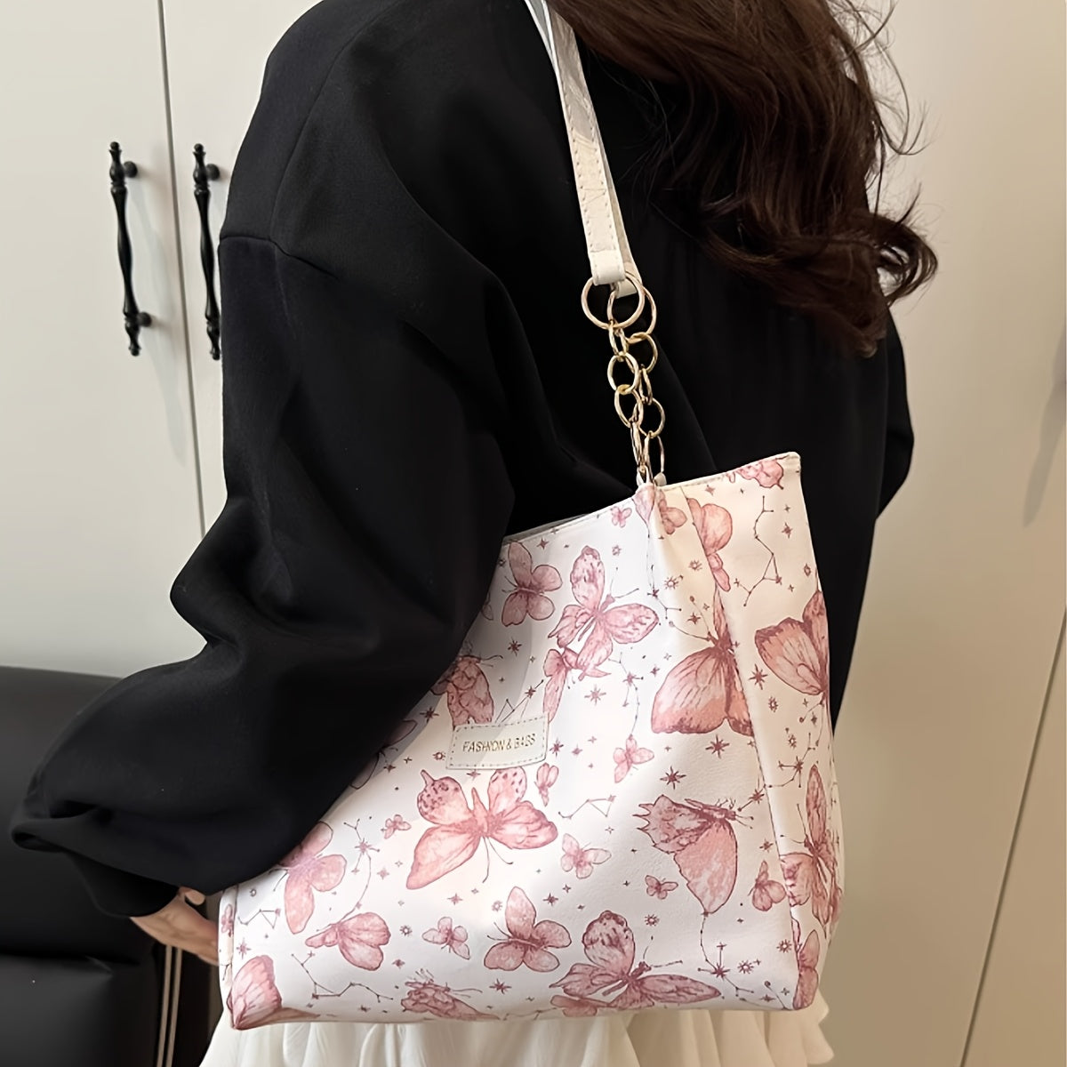 Stylish tote bag for women featuring a floral butterfly design, ideal for daily use and travel, also makes a lovely gift.