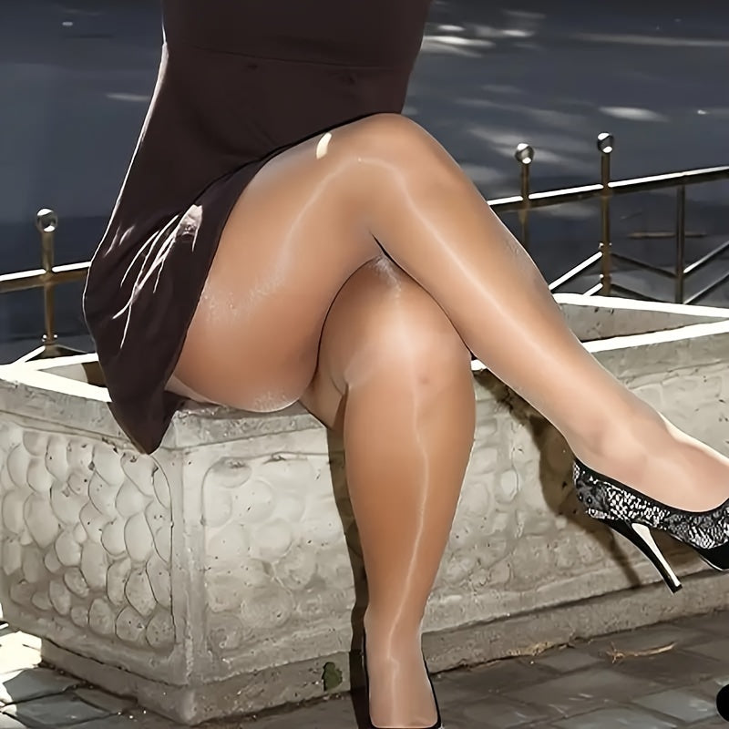 Sleek and satiny ultra-thin pantyhose in nude for summer.