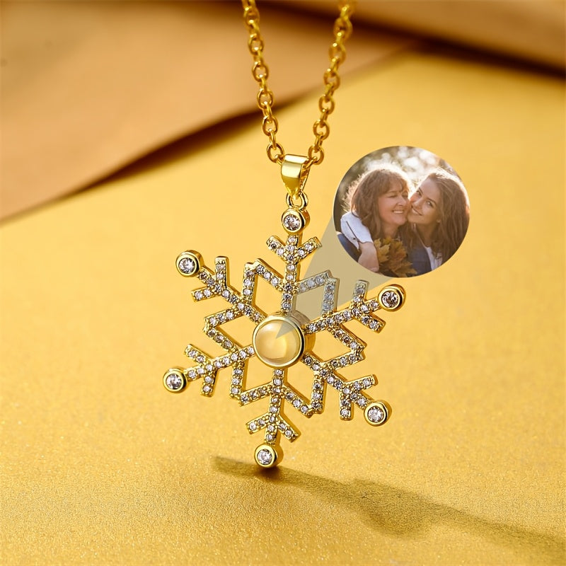 Elegant Snowflake Design 18K Golden Plated Stainless Steel Photo Pendant Necklace, Personalized Christmas Ornament, Perfect for Any Occasion and Gift-Giving