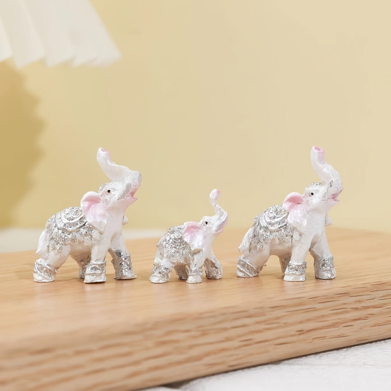 Resin Elephant Family Figurines, Indoor and Outdoor Decor, Perfect Holiday Gift, No Electricity Needed.