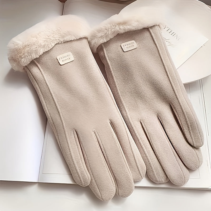 Stay warm and stylish this winter with our cozy plush-lined women's gloves featuring letter patches. These gloves are designed to keep you warm, protected from the wind, and touchscreen compatible for cycling and outdoor activities.