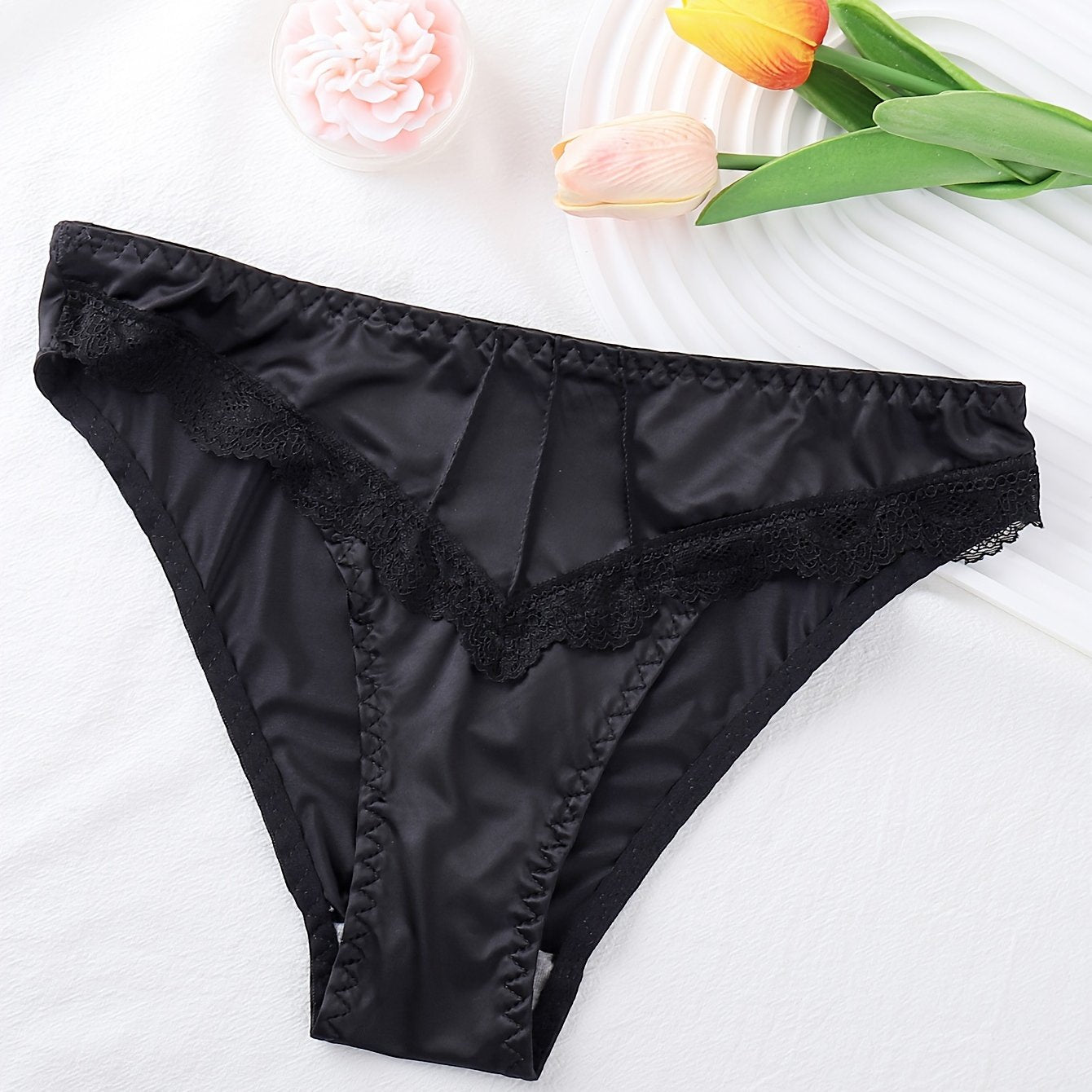 Stylish lace panties with seamless comfort for women's lingerie.