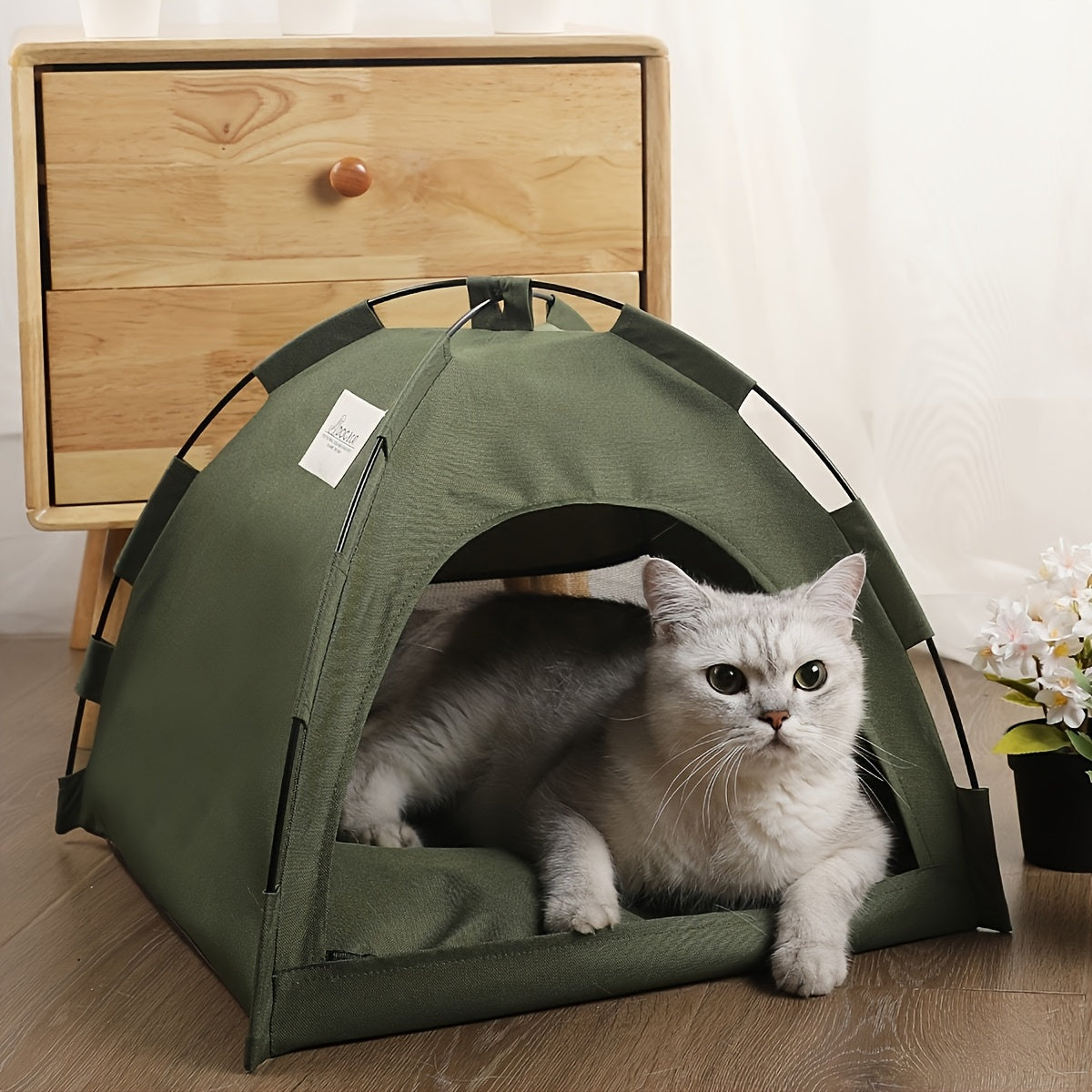 Portable cat tent made of all-season polyester, easy assembly, spacious and comfortable with ventilation and safety features for cats