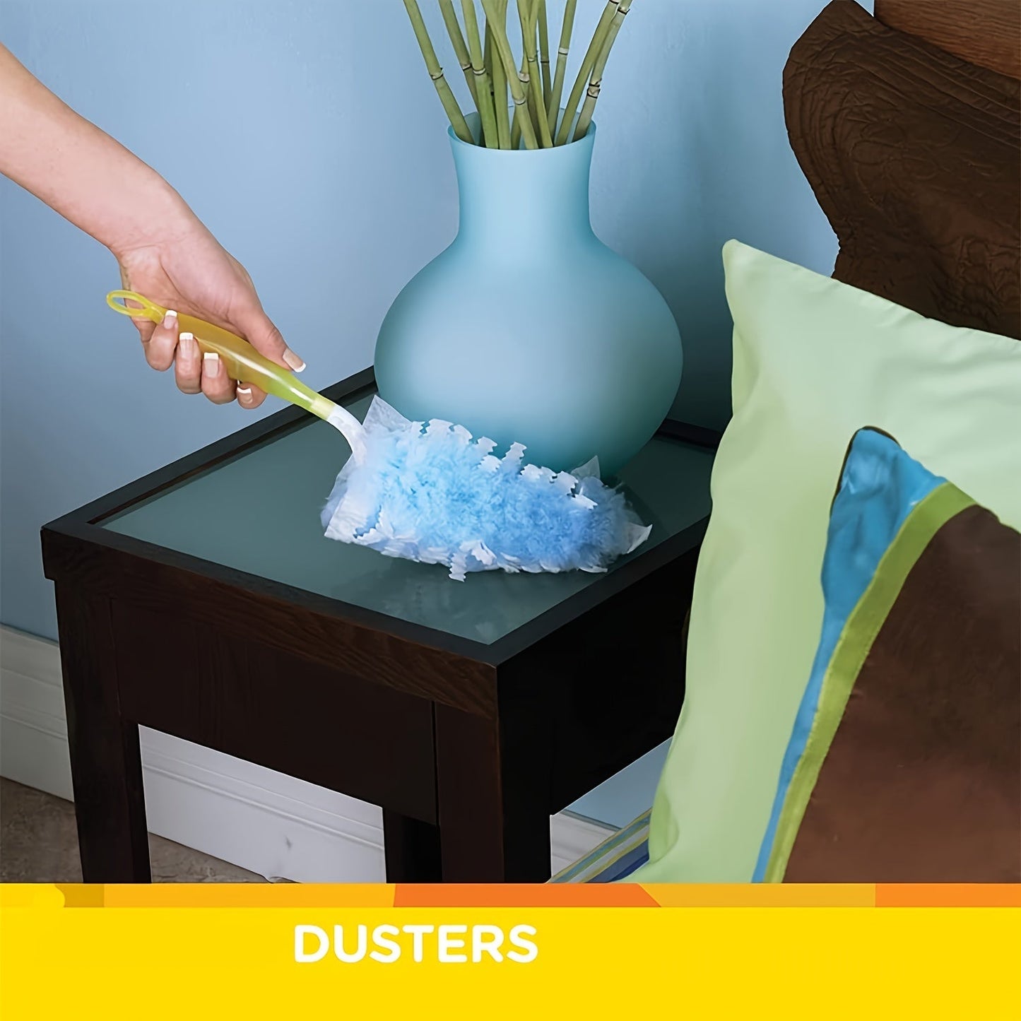 Multi-functional electrostatic dust duster set with disposable cloth, ideal for dusting homes, furniture, cars, keyboards, and other surfaces.