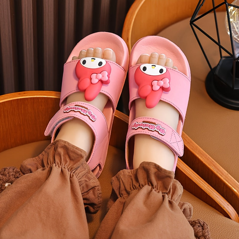 Sanrio introduces new summer non-slip sandals for girls with soft soles and a lightweight design, ideal for the beach.