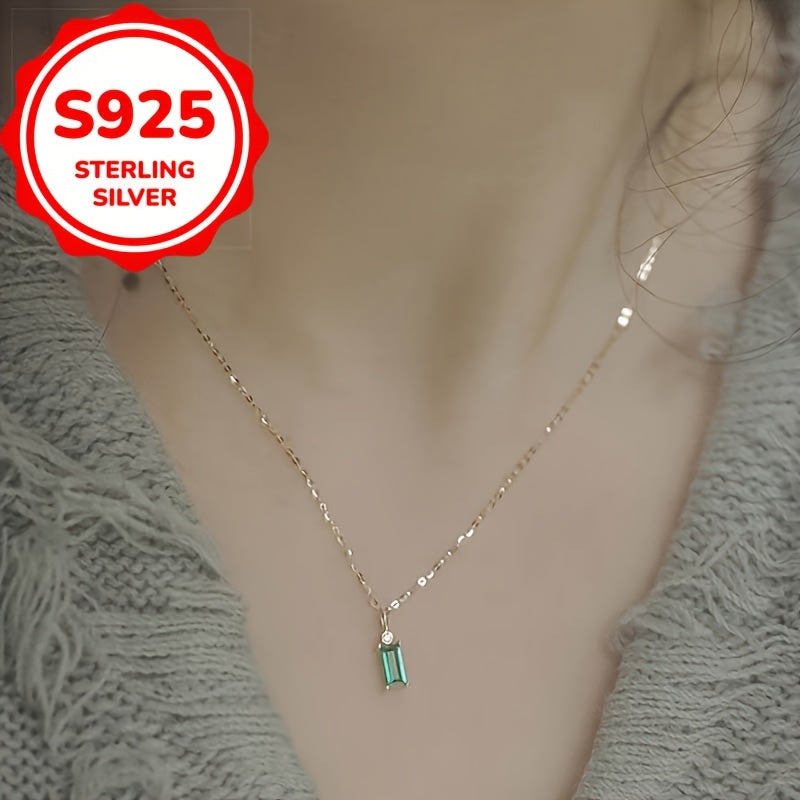 Stylish Emerald Green Princess Square Necklace made of 2.1g of high-quality 925 Sterling Silver featuring a dazzling Cubic Zirconia Pendant. This Elegant Clavicle Chain is ideal for everyday wear or as a thoughtful gift. Representing the August