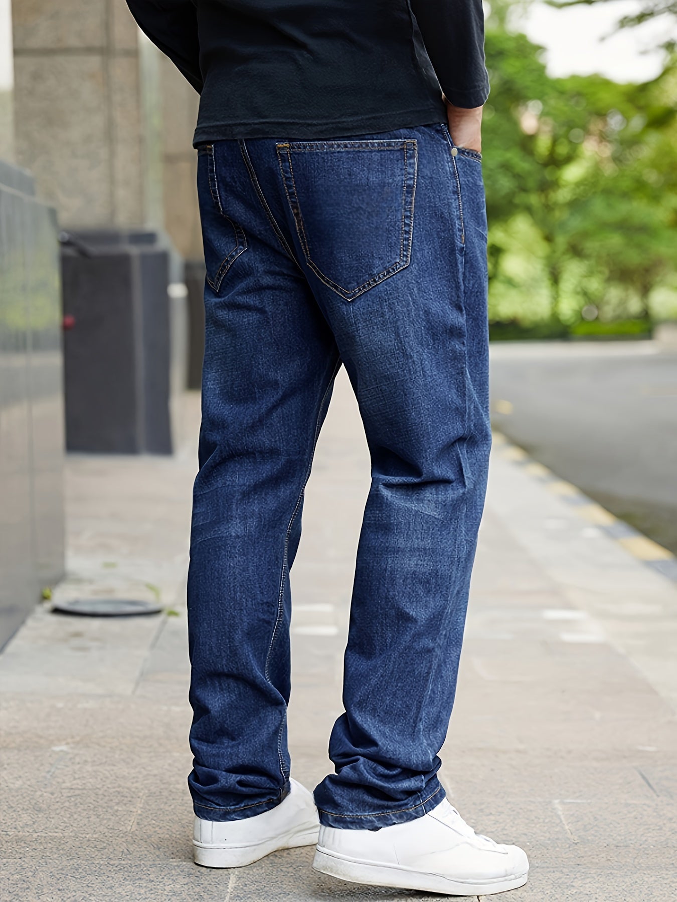 Men's elastic straight-cut jeans in large sizes, suitable for both casual and business wear.