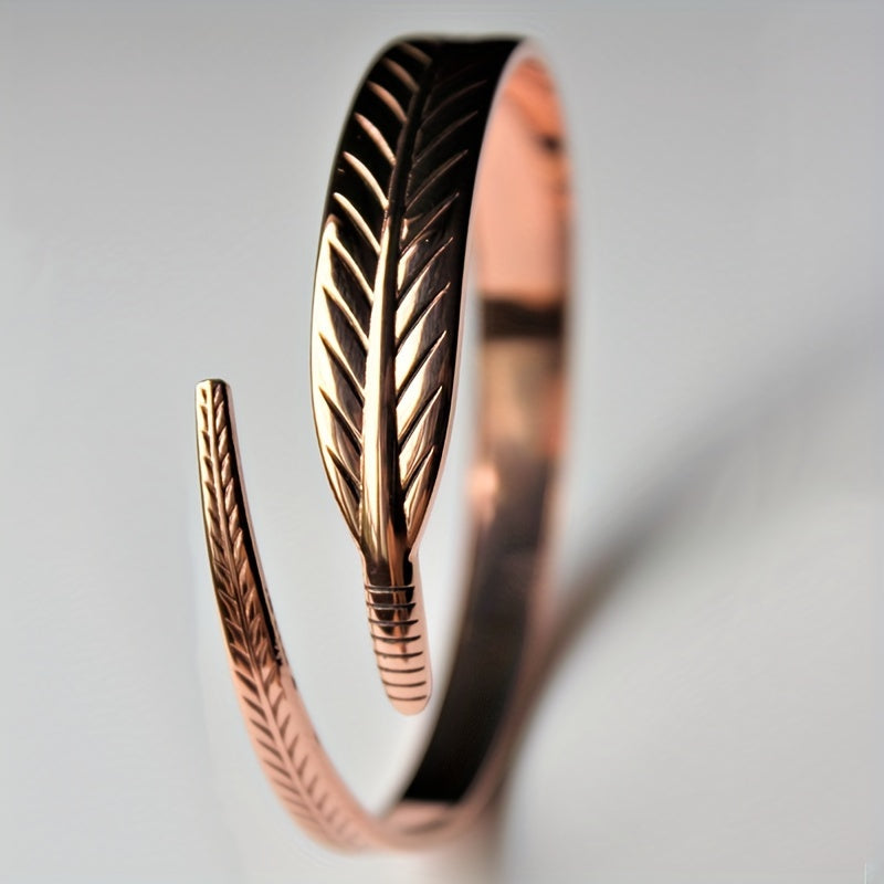 Stylish Copper Bangle adorned with Delicate Feathers, Ideal for Daily Wear and Gift-giving, Versatile for any Occasion