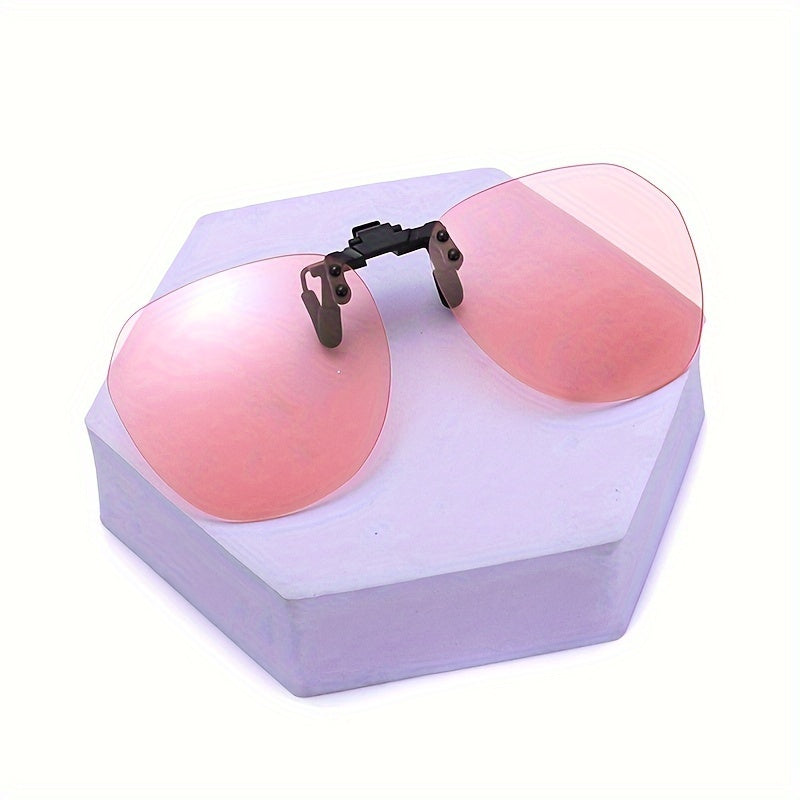 Adjustable unisex driving sunglasses clips that can be flipped up for ultra-light driving, providing protection against ultraviolet rays and harmful rays.