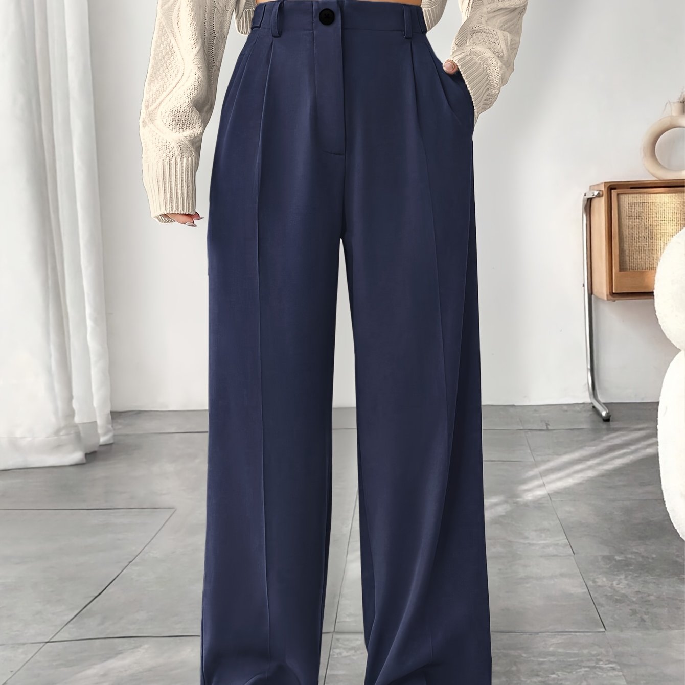 Stylish wide-leg suit pants for women in solid color acetate, with slant pockets and button fly closure, perfect for spring/summer/fall.