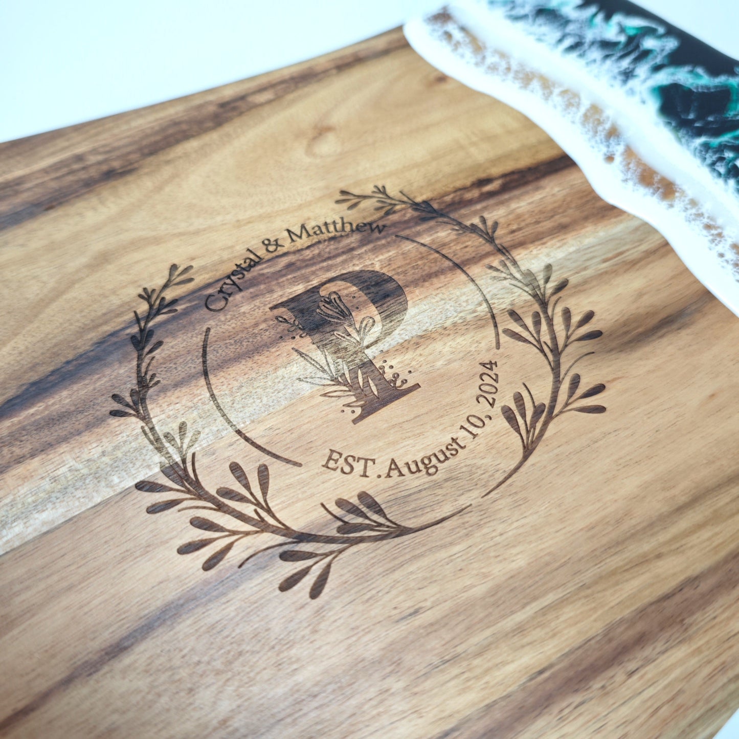 Round custom made cheese board with handle, customized charcuterie board perfect for wedding anniversary, Christmas, bridal shower or as a special gift for women.