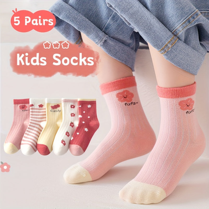 Children's trendy heart pattern socks, cute and comfy.