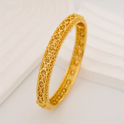 Luxurious 4-piece Gold-Tone Alloy Bangle Set for Women - Stylish Fashion Bracelets, Great for Everyday Wear and Gifting, Suitable for Thanksgiving and any Occasion.