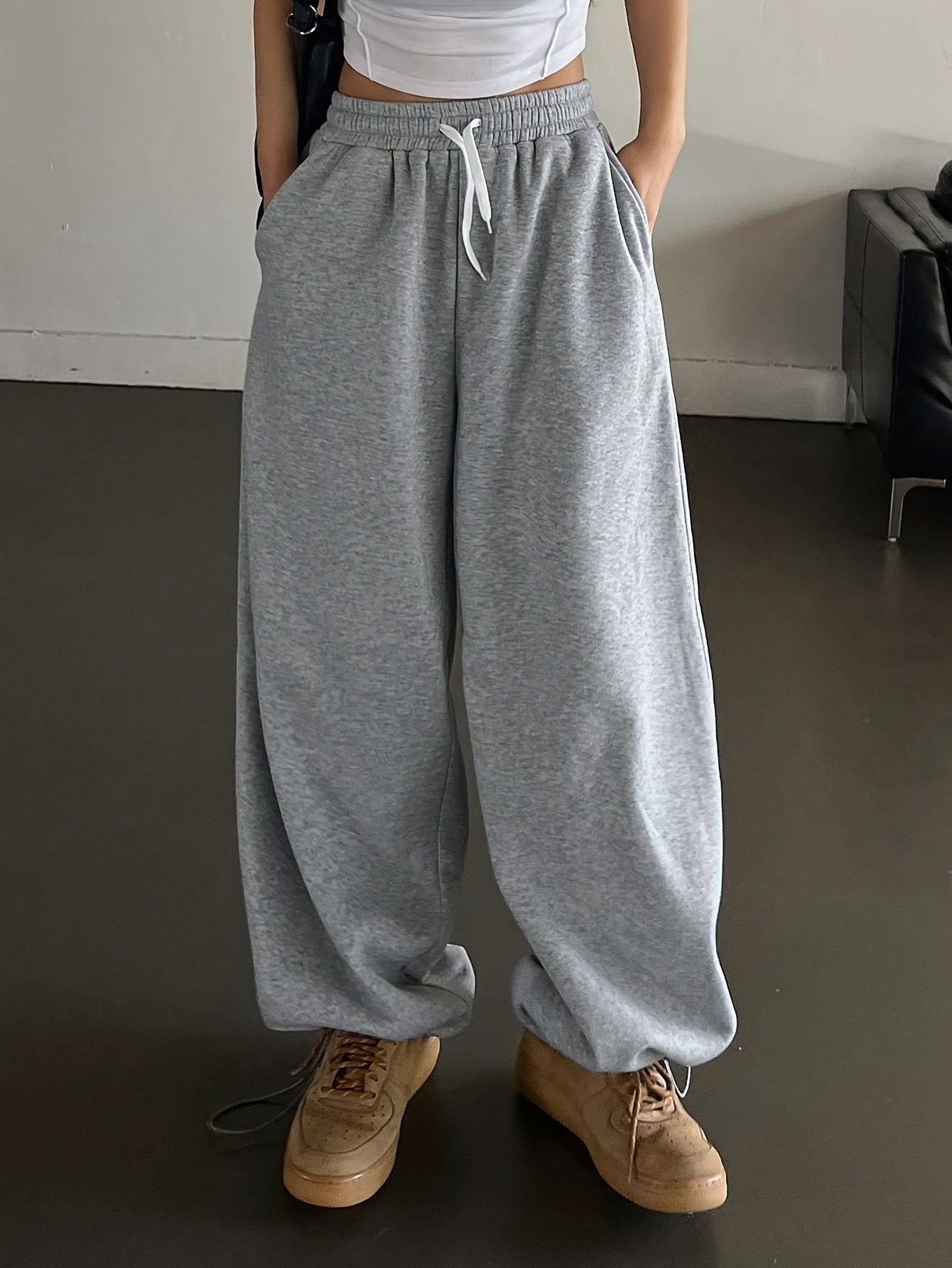 High waist drawstring joggers with loose fit and pockets for women in spring and fall