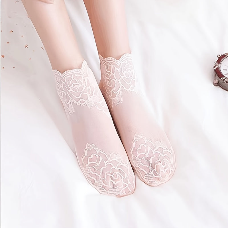 5 pairs of lace-trimmed women's socks for spring and summer, including short mesh socks with large roses and lightweight boat socks.