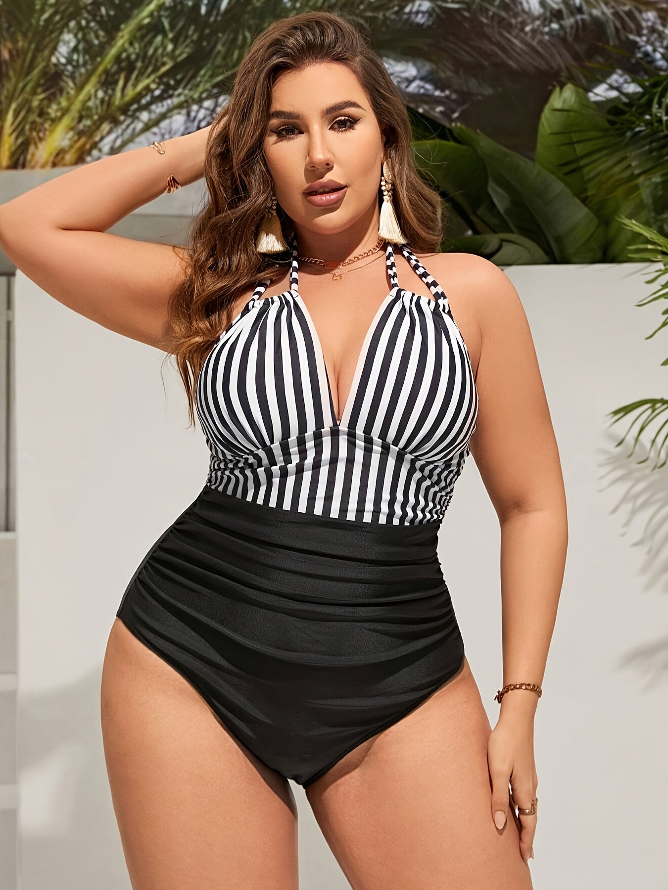 1pc Sexy Plus Size Striped Halter Neck Swimsuit, 82% Polyester 18% Elastane Knit Fabric, Medium Stretch Beachwear