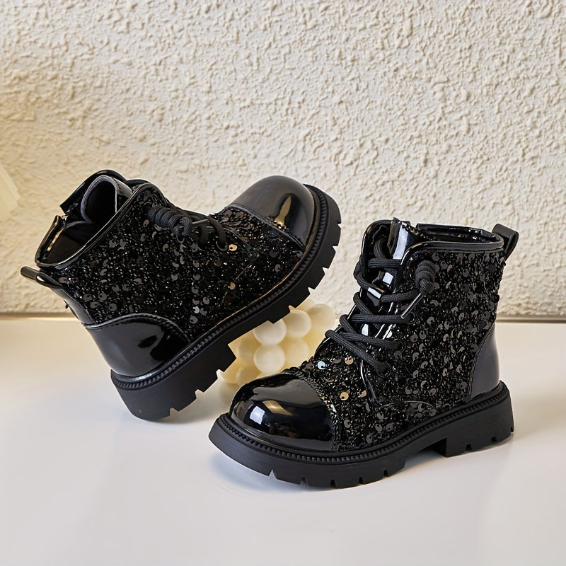 Stylish glitter ankle boots with side zipper for girls in fall and winter.