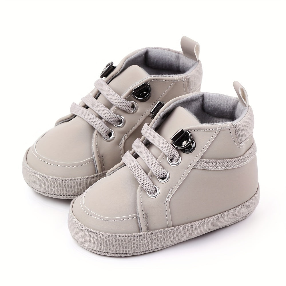 Boots for boys and girls, soft bottom first step shoes, neutral style, for newborns up to 18 months.