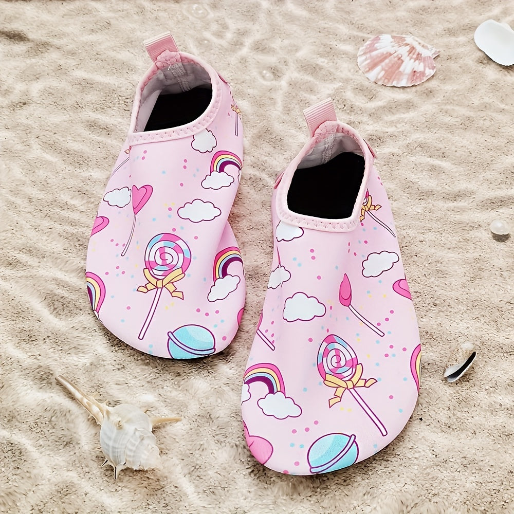 Lightweight slip-on beach aqua socks for girls, quick-drying and non-slip.