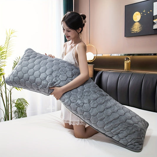 Bizning Crystal Velvet Body Pillowcase bilan hashamatga cho'ming, juda yumshoq va nafas oladigan sut velveti materialidan tayyorlangan. Ushbu qalin yostiq qopqog'i kuz va qish oylarida qulay uxlash uchun mukammaldir. U yolg'iz va juftda mavjud.